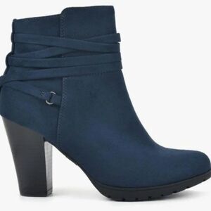 White Mountain Spade Midnight Suedette Bootie Size 10